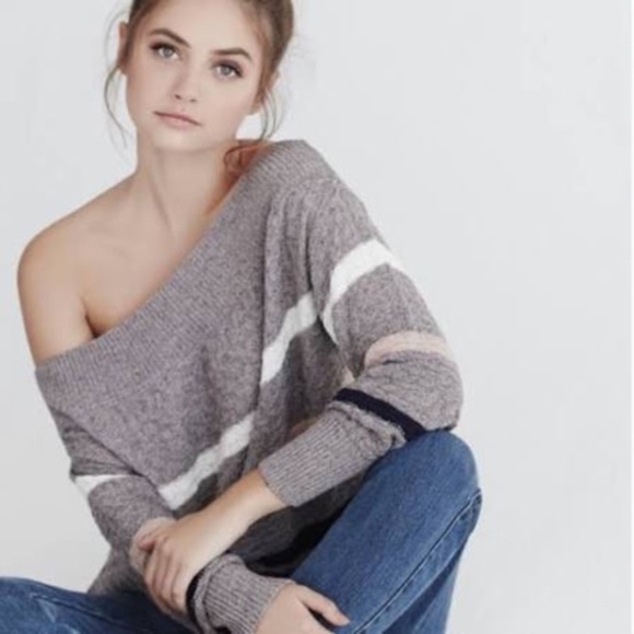 Callahan Sweaters - Callahan off the shoulder sweater